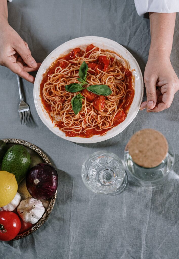 pasta met worst en tomaat (studenten recepten)